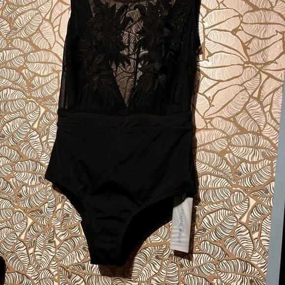 One piece swimsuit - Picture 2 of 7